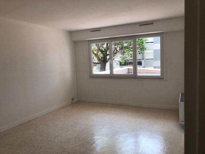 Appartement 2 pièces 48 m² · à Paris 14ème Arrondissement · 48,2 m² · 1 357 €