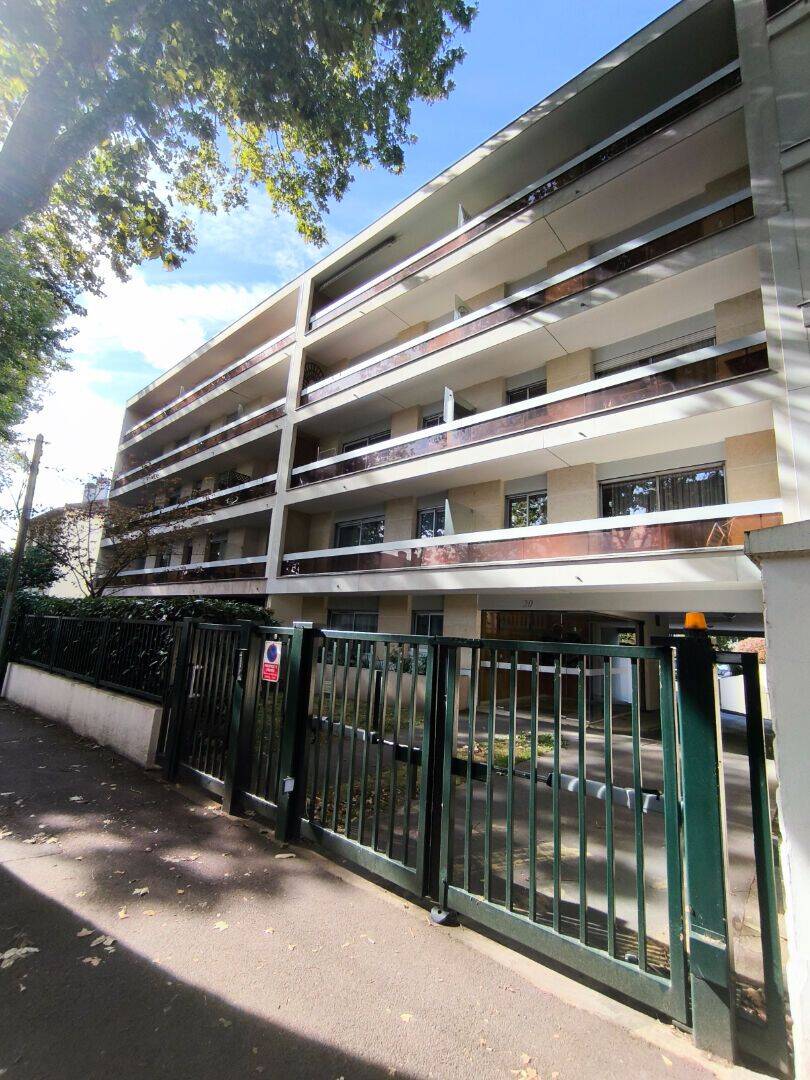 Appartement 1 pièce 34 m² · à Le Vésinet · 33,5 m² · 735 €/mois