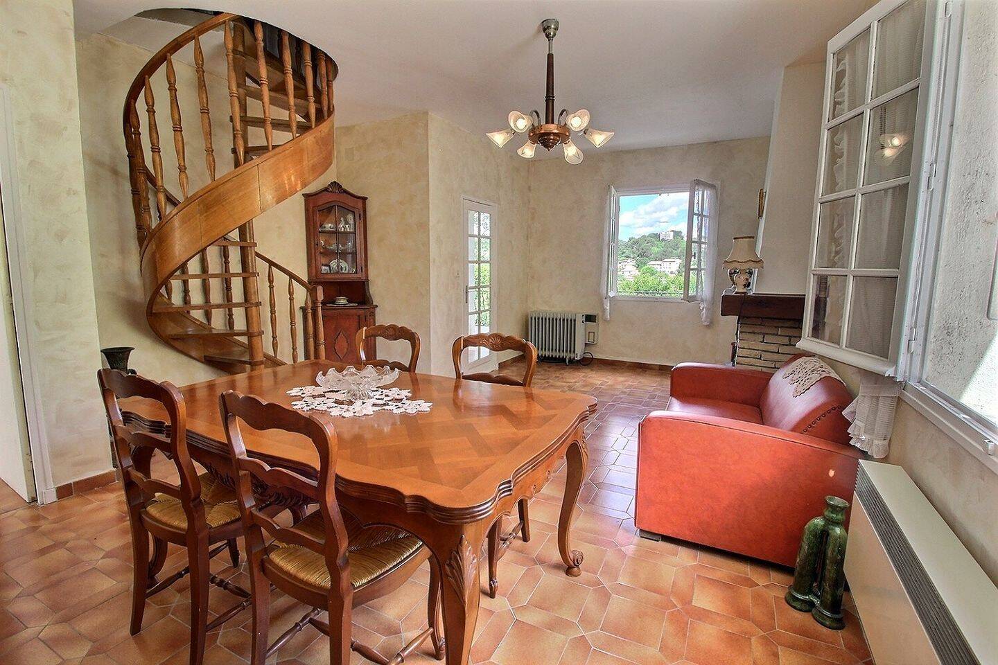 Maison 5 pièces 120 m² · à Marseille 11ème Arrondissement · 120 m² · 490 000 €