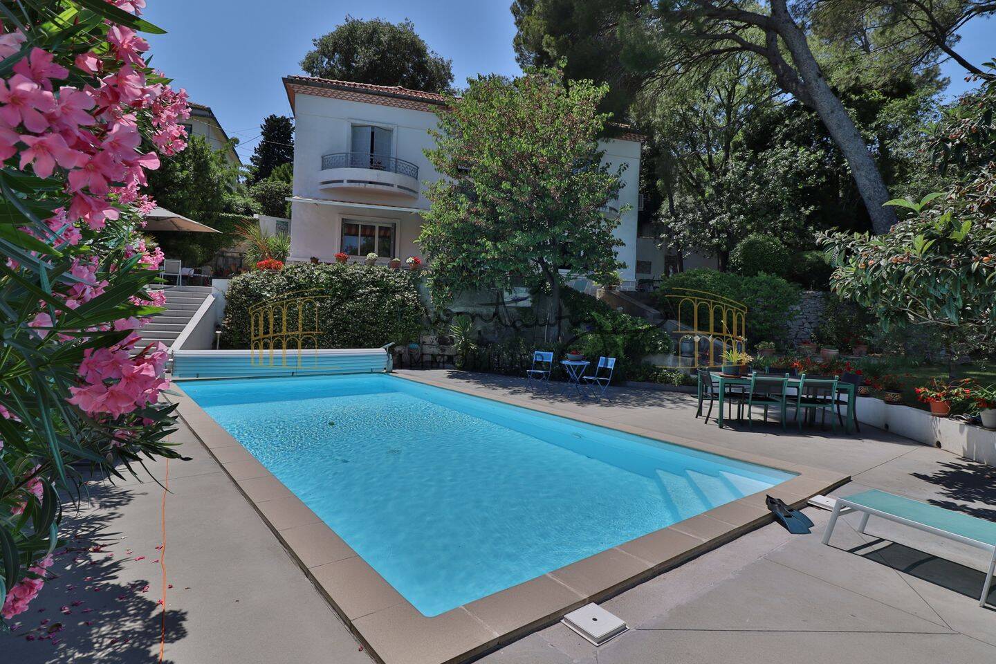 Maison 7 pièces 169 m² · à Nîmes · 169 m² · 698 000 €