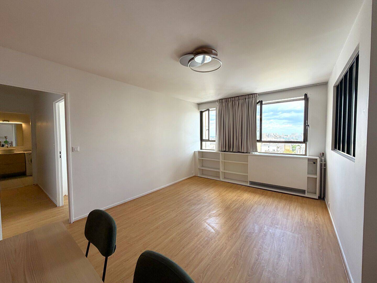Appartement 2 pièces 49 m² · à Paris 19ème Arrondissement · 49 m² · 1 686 €
