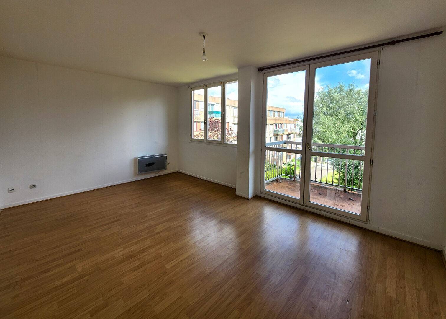 Appartement 4 pièces 85 m² · à Val-de-Reuil · 85 m² · 87 000 €