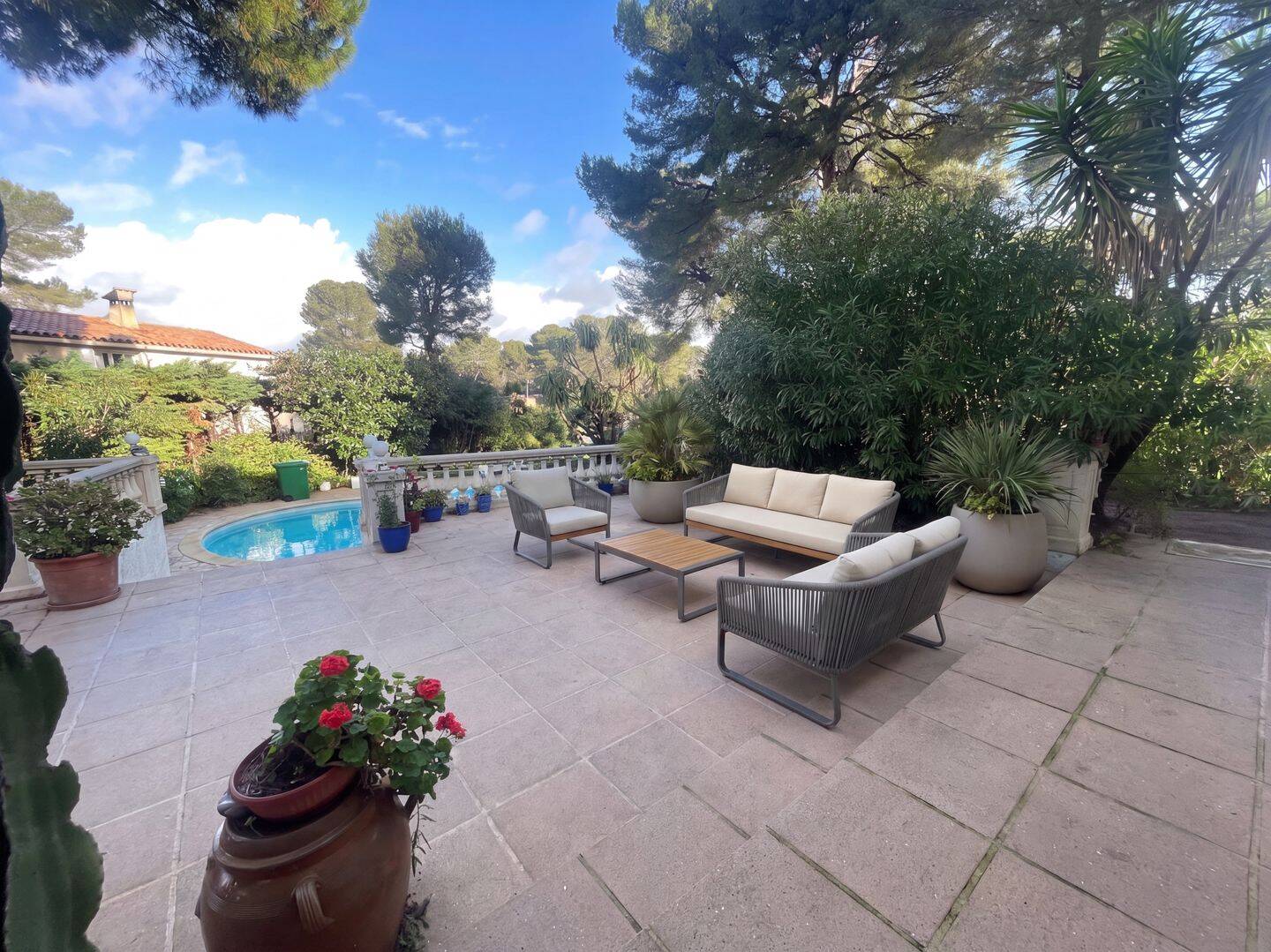 Maison 8 pièces 208 m² · à Antibes · 208 m² · 1 490 000 €