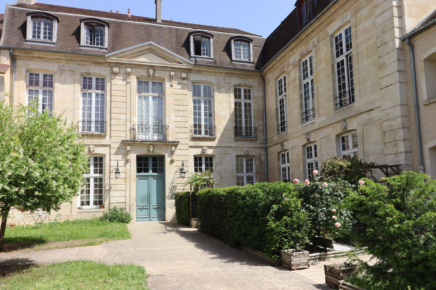 Appartement 1 pièce 37 m² · à Mantes-la-Jolie · 37 m² · 700 €