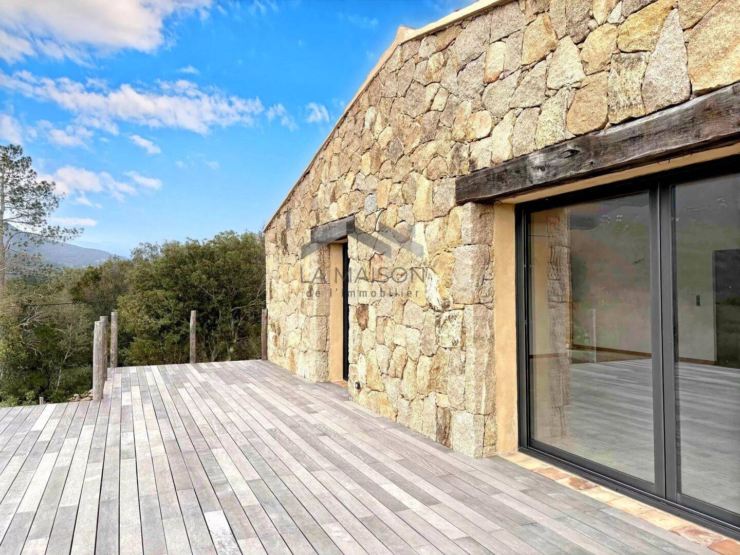 Maison 5 pièces 154 m² · à Sotta · 154 m² · 1 030 000 €