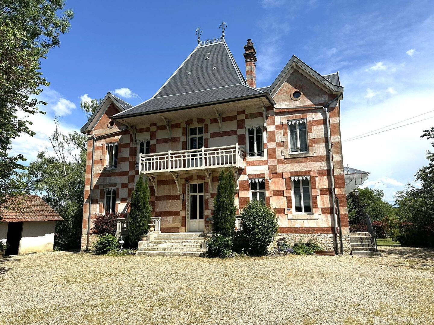 Maison 5 pièces 125 m² · à Pierre-de-Bresse · 125 m² · 295 000 €