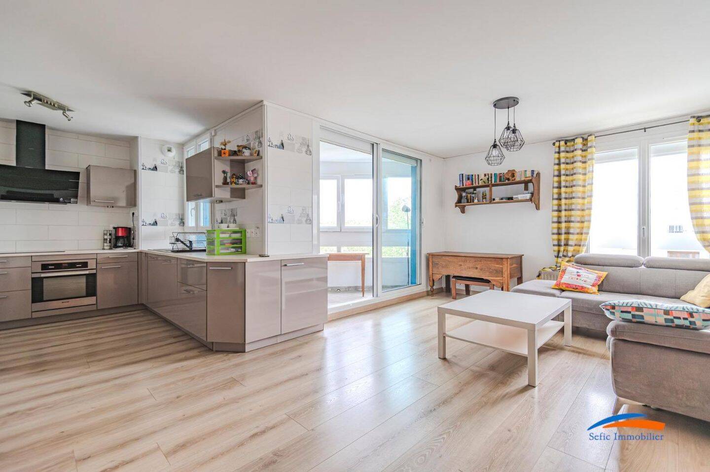 Appartement 5 pièces 91 m² · à Reims · 90,8 m² · 180 000 €