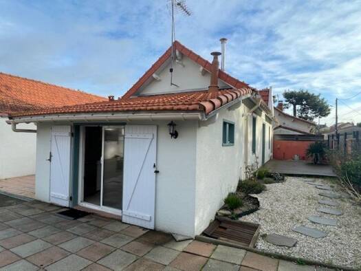 Maison de plain-pied à vendre 288 000 € 3 pièces 2 chambres 72 m² 221 m² de terrain Les Pins Saint-Brevin-les-Pins 44250