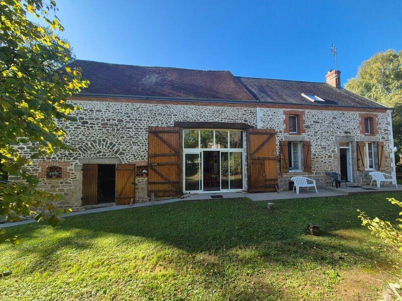 Maison 10 pièces 280 m² · à Aigurande · 280 m² · 350 000 €