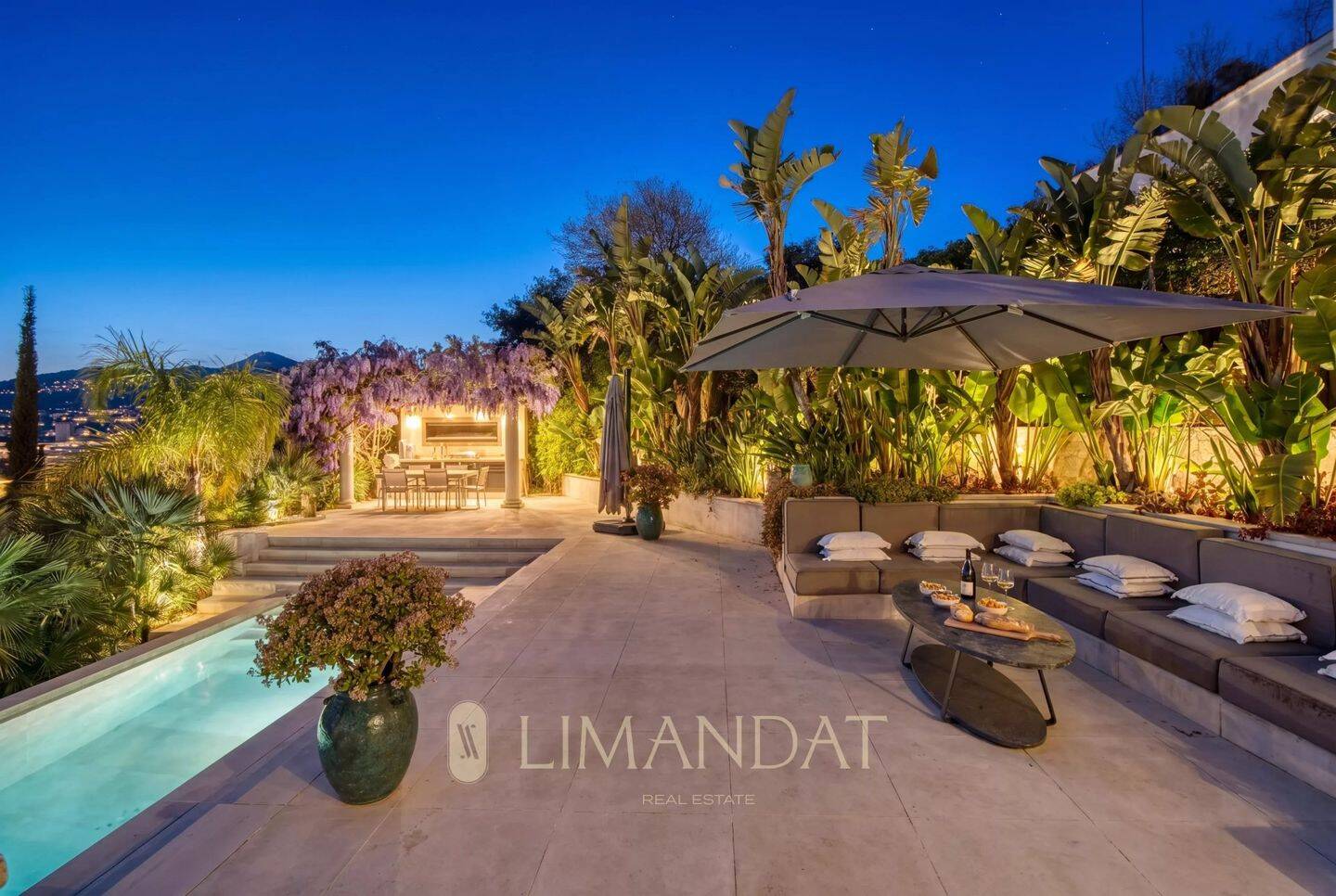 Maison 7 pièces 253 m² · à Nice · 253 m² · 23 000 €