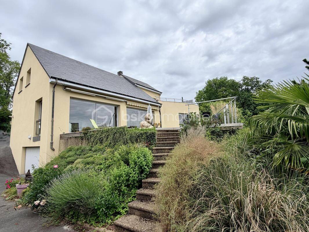 Maison 10 pièces 347 m² · à Charleville-Mézières · 347 m² · 480 000 €