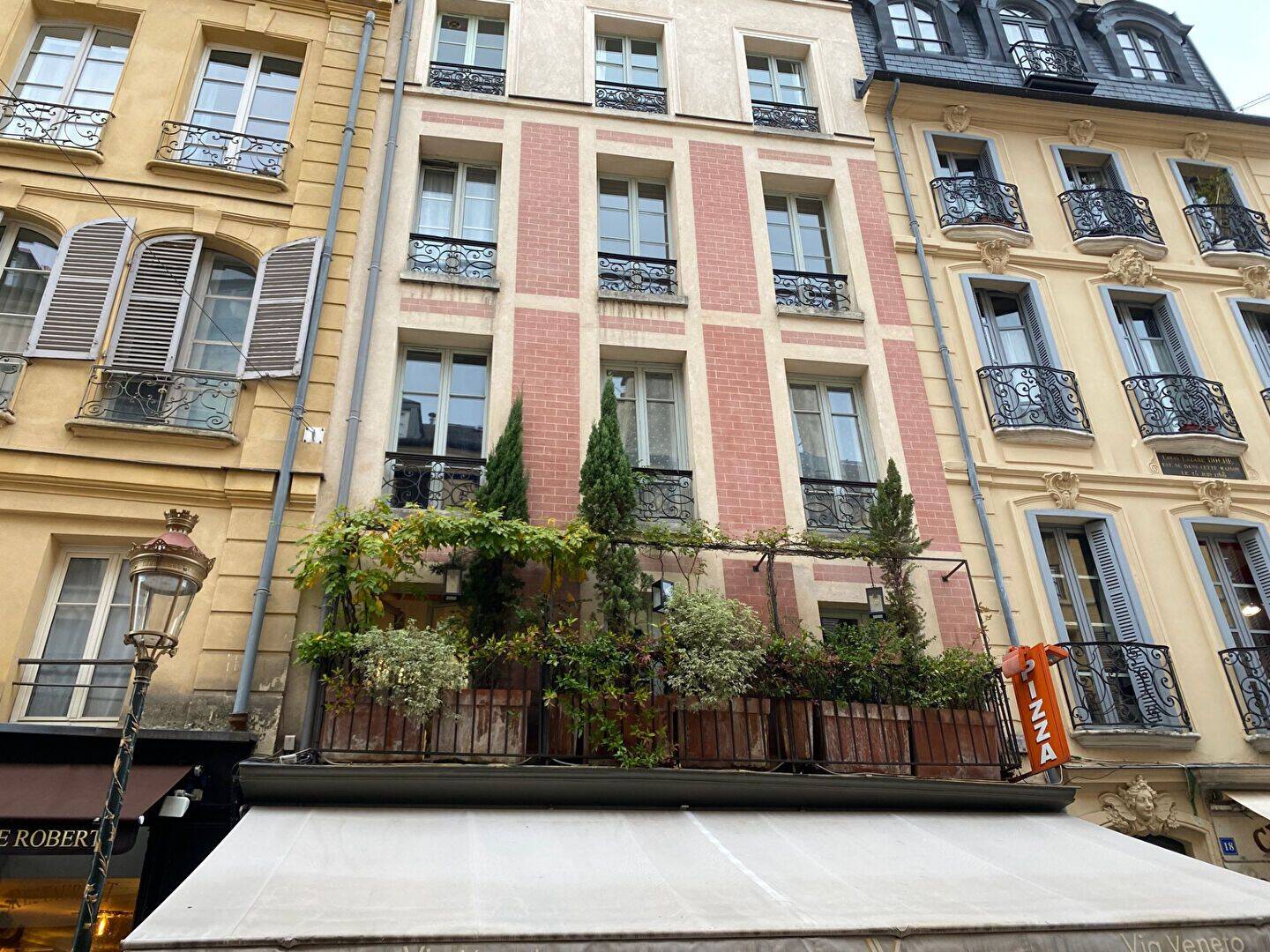 Appartement 1 pièce 22 m² · à Versailles · 21,9 m² · 706 €