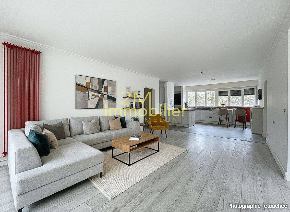 Appartement 7 pièces 140 m² · à Vaux-le-Pénil · 140 m² · 230 000 €