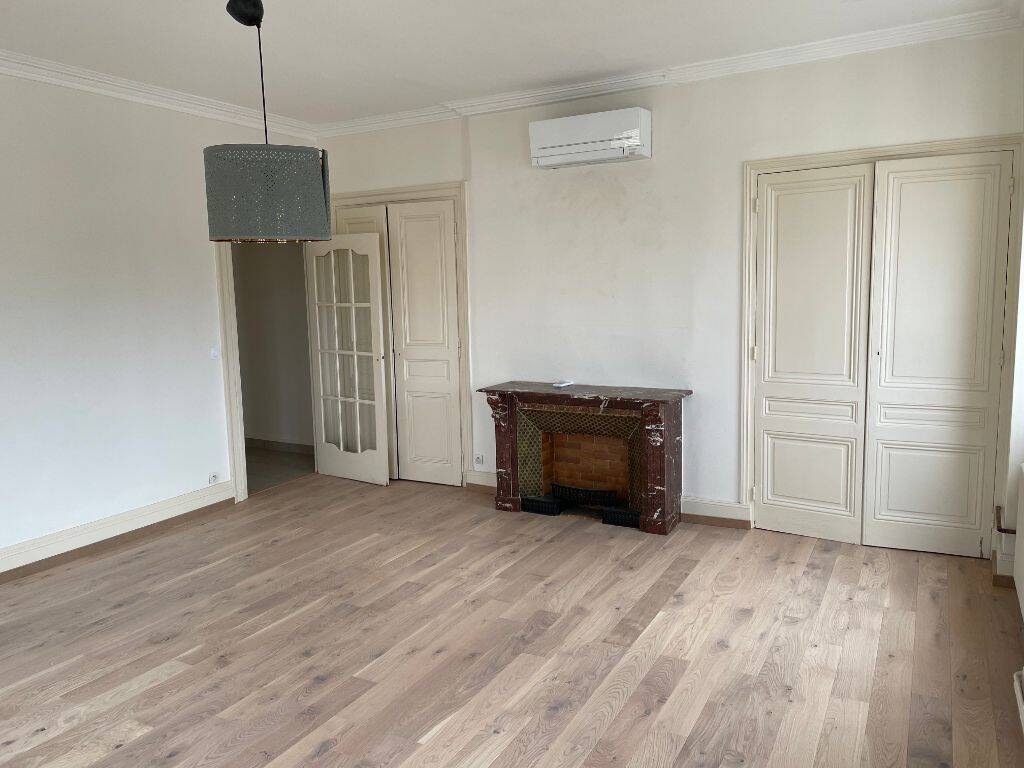 Appartement 3 pièces 84 m² · à Lyon 7ème Arrondissement · 83,6 m² · 1 315 €/mois