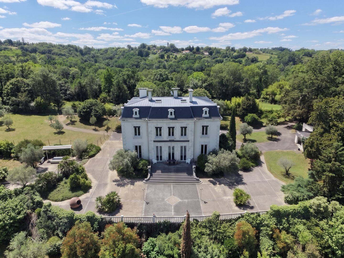 Maison 12 pièces 531 m² · à Pau · 531 m² · 1 800 000 €