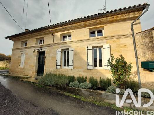 Villa à vendre 434 600 € 6 pièces 4 chambres 170 m² 973 m² de terrain Montagne 33570