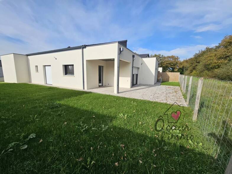 Maison de plain-pied à vendre 482 000 € 7 pièces 4 chambres 165,8 m² 494 m² de terrain Cholet 49300