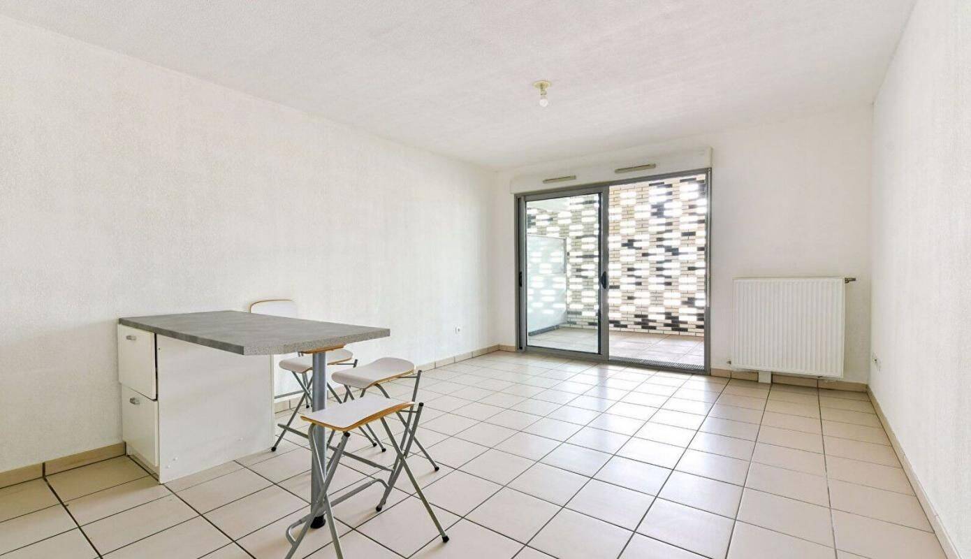 Appartement 1 pièce 30 m² · à Blagnac · 29,7 m² · 611 €