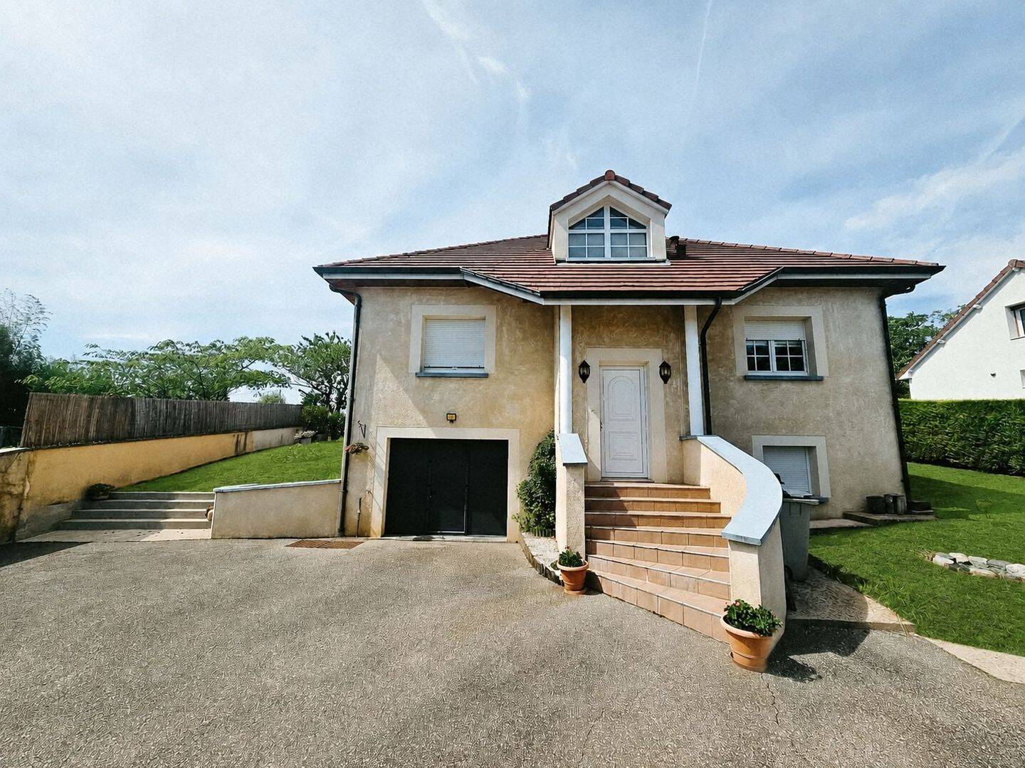 Maison 6 pièces 157 m² · à Dole · 157 m² · 320 000 €