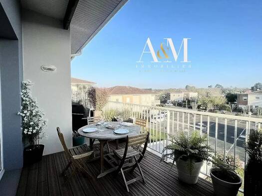 Appartement à vendre 258 000 € 3 pièces 2 chambres 68 m² Étage 2/2 Audenge 33980