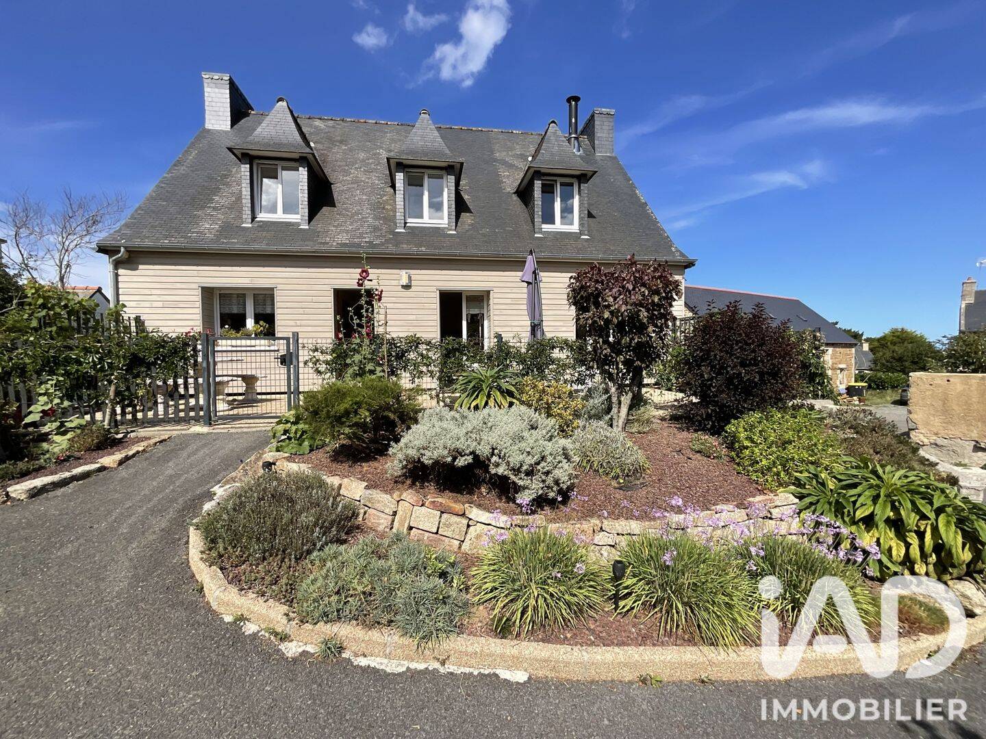 Maison 7 pièces 129 m² · à Trélévern · 129 m² · 349 000 €