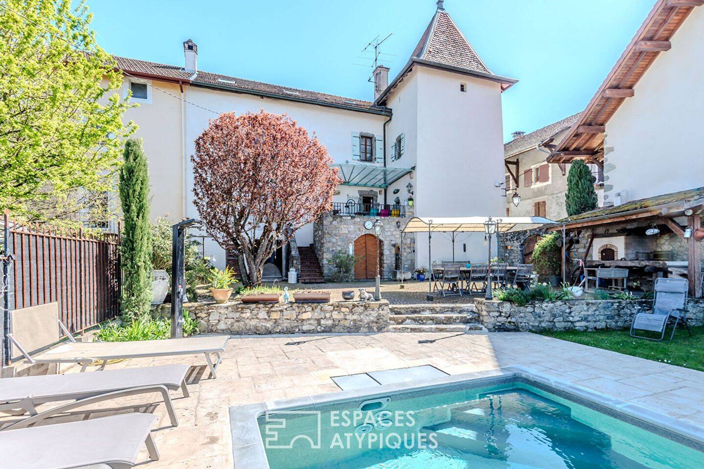 Maison 10 pièces 473 m² · à Saint-Cergues · 473 m² · 1 100 000 €