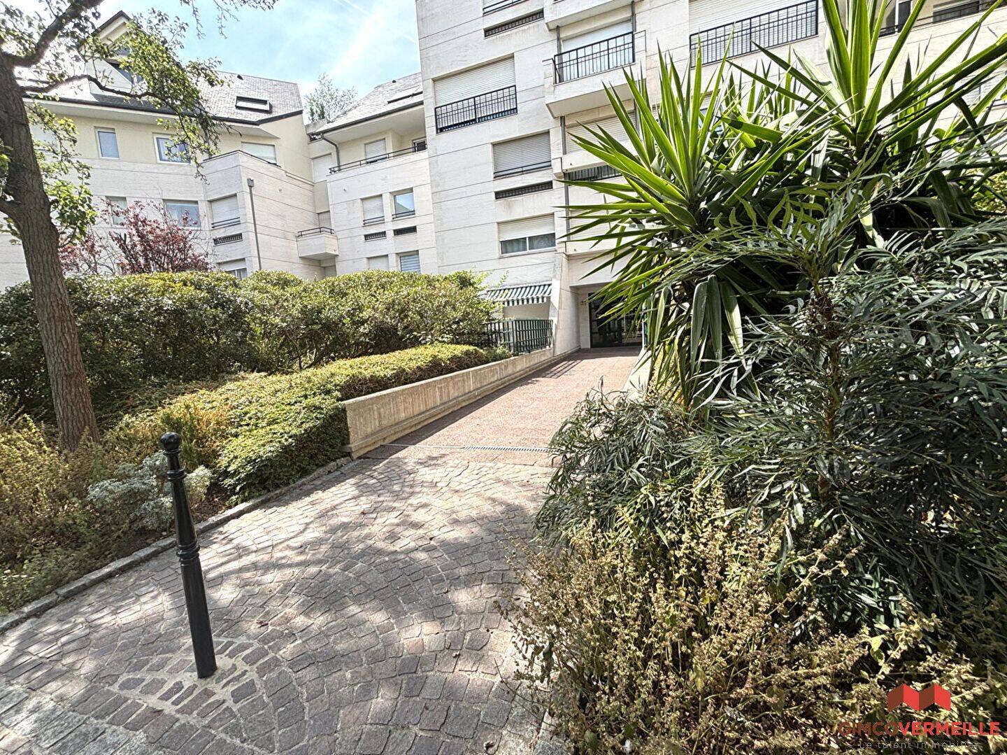 Appartement 4 pièces 105 m² · à Rueil-Malmaison · 105,1 m² · 2 250 €