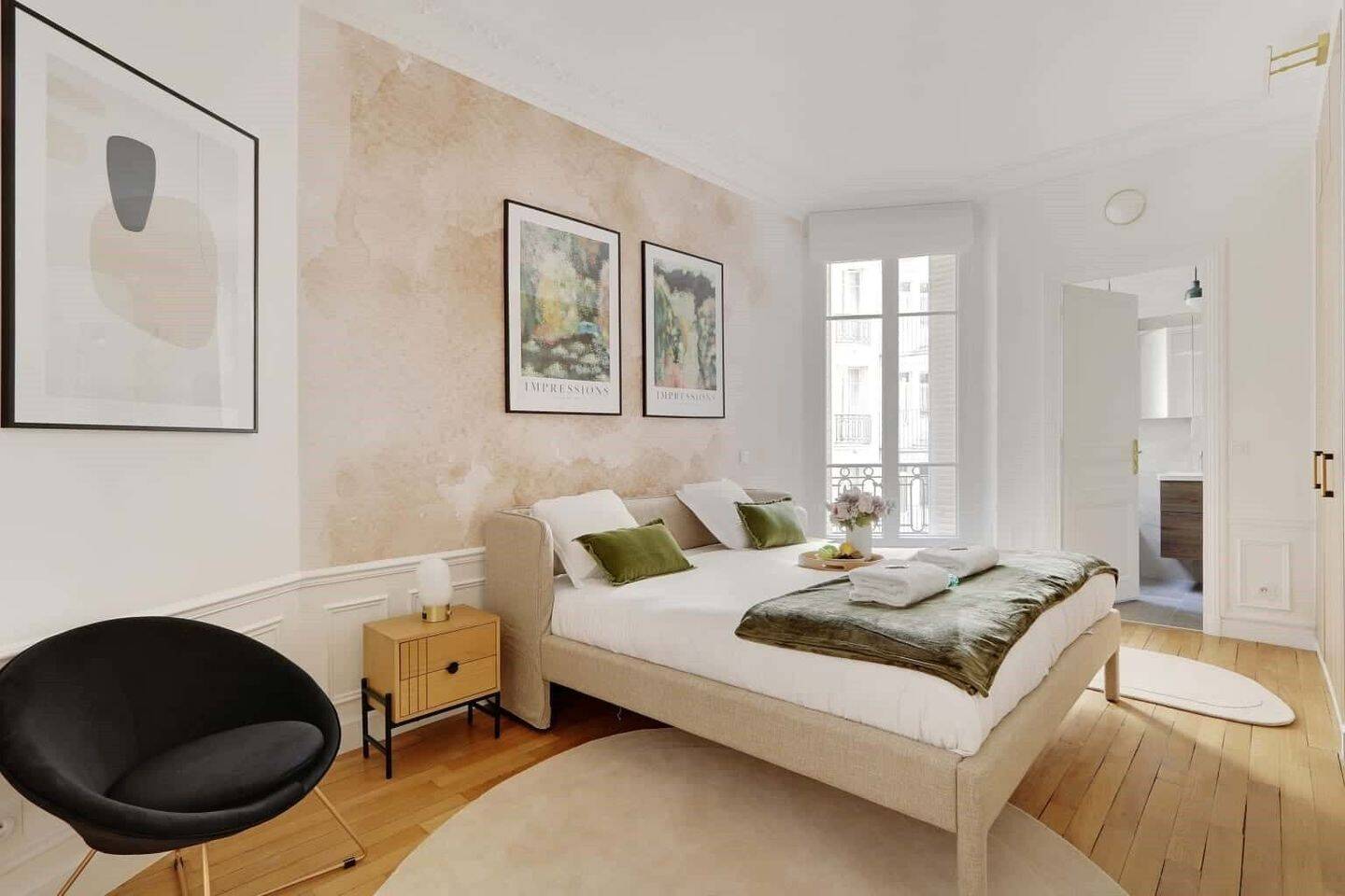 Appartement 3 pièces 120 m² · à Paris 7ème Arrondissement · 120 m² · 7 880 €