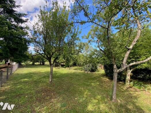 Terrain constructible viabilisé à vendre 126 240 € 655 m² de terrain Montlouis-sur-Loire 37270