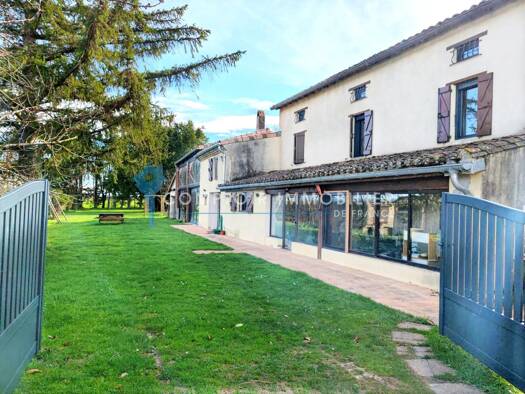 Maison à vendre 419 000 € 6 pièces 4 chambres 218 m² 2 703 m² de terrain Saint-Félix-Lauragais 31540