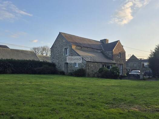 Maison à vendre 161 975 € 5 pièces 3 chambres 104,3 m² 665 m² de terrain Saint-Sauveur 29400