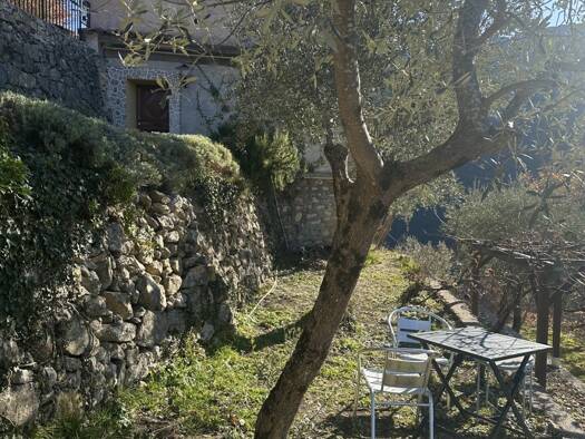 Maison à vendre 248 000 € 4 pièces 2 chambres 70 m² 8 142 m² de terrain Aiglun 06910