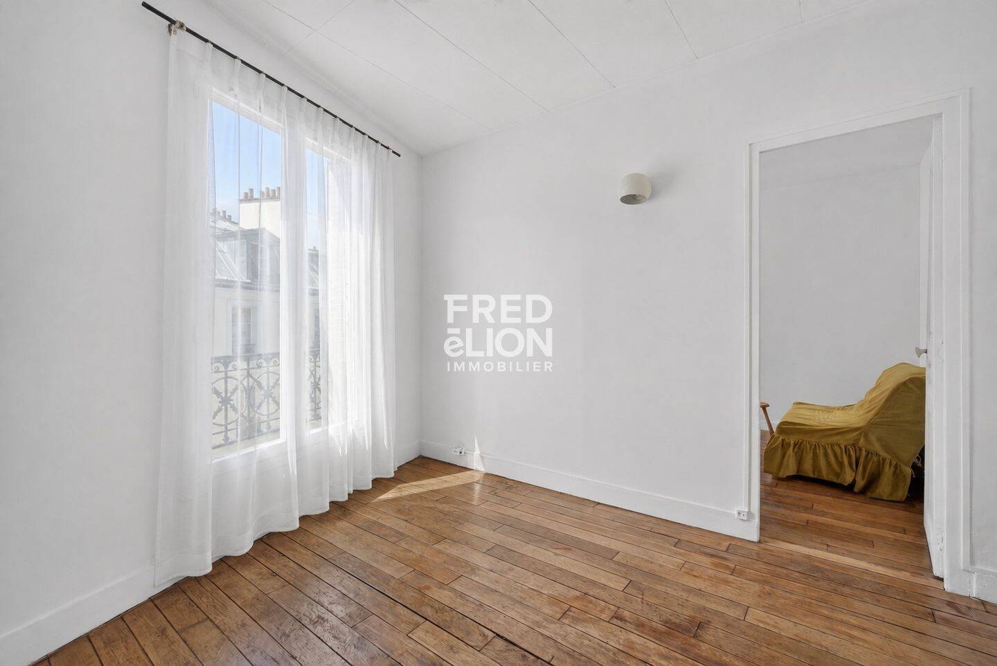 Appartement 2 pièces 31 m² · à Paris 18ème Arrondissement · 31 m² · 289 000 €