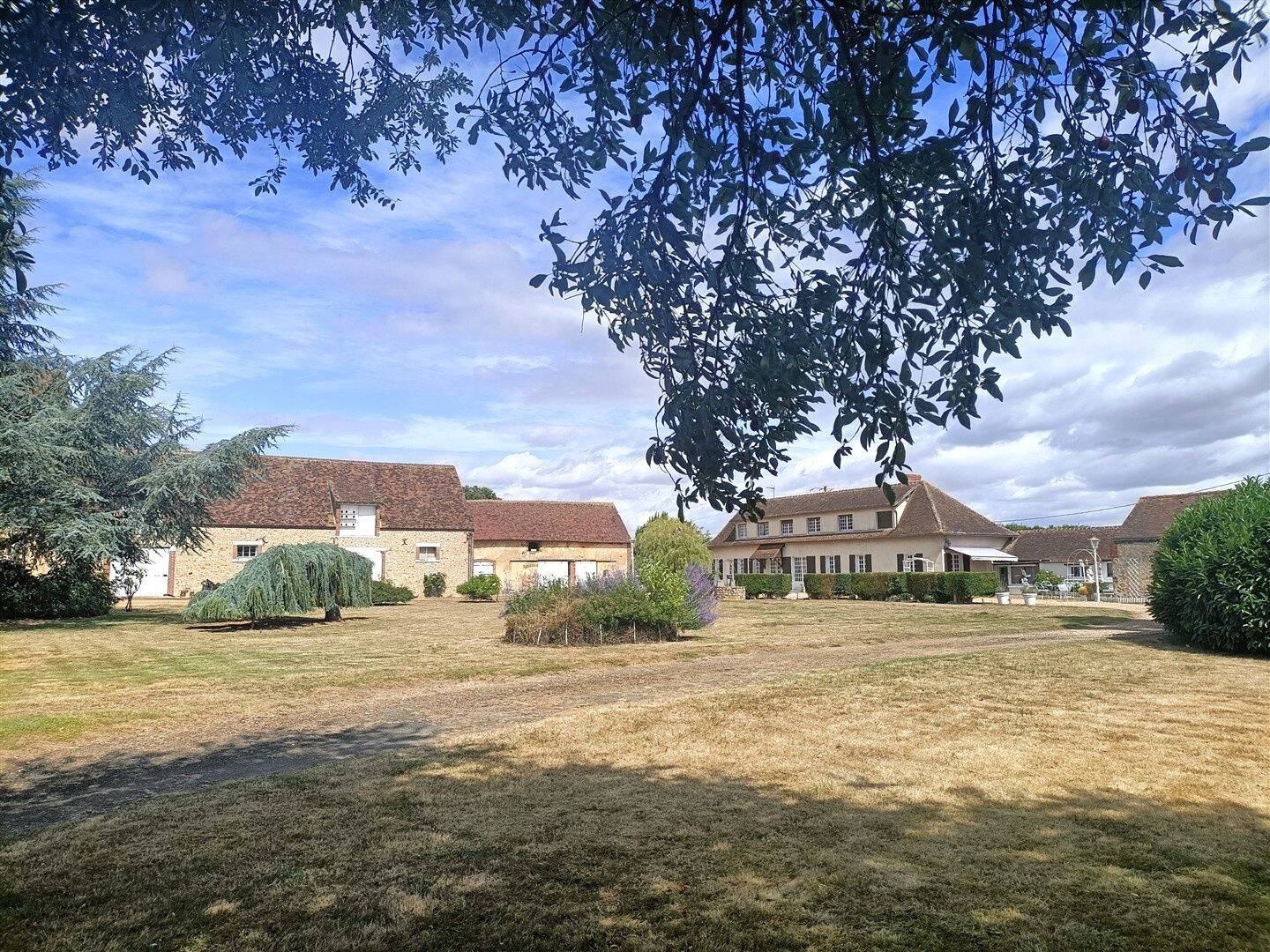 Maison 9 pièces 247 m² · à Crucey-Villages · 247 m² · 451 500 €