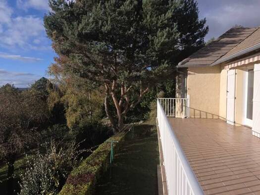 Maison à vendre 249 600 € 6 pièces 4 chambres 149 m² 2 344 m² de terrain Aubazines 19190