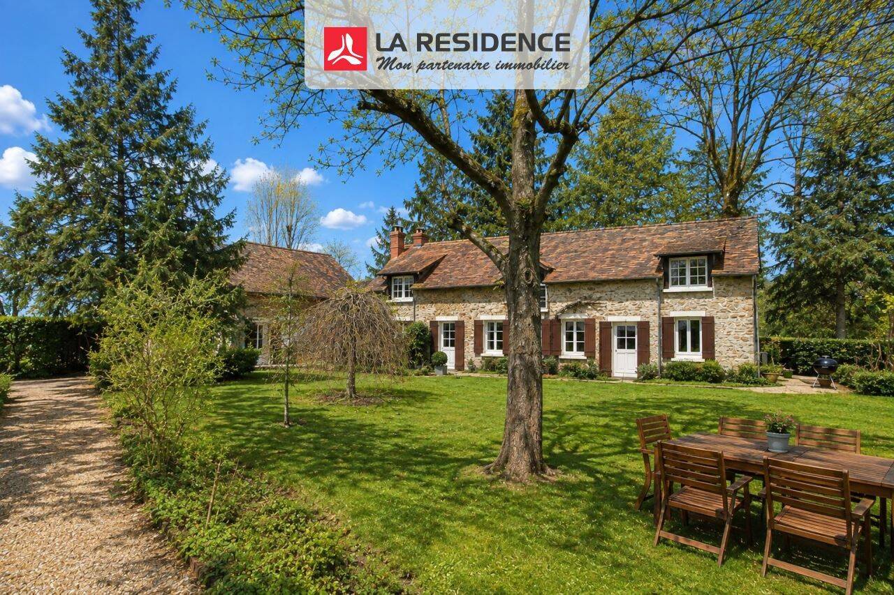 Maison 9 pièces 206 m² · à La Villeneuve-en-Chevrie · 206 m² · 459 000 €