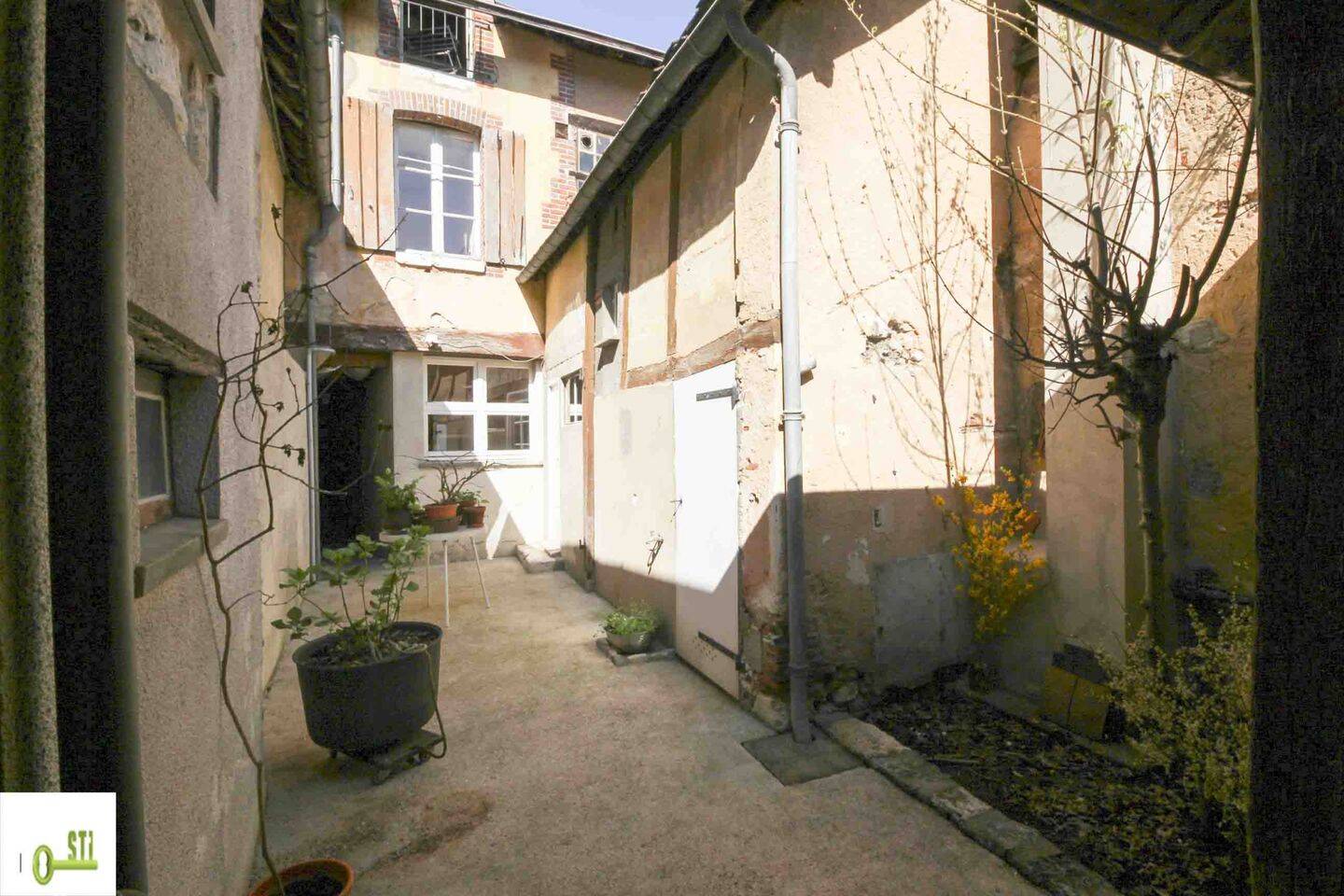 Maison 6 pièces 127 m² · à Châtillon-Coligny · 127,1 m² · 73 000 €