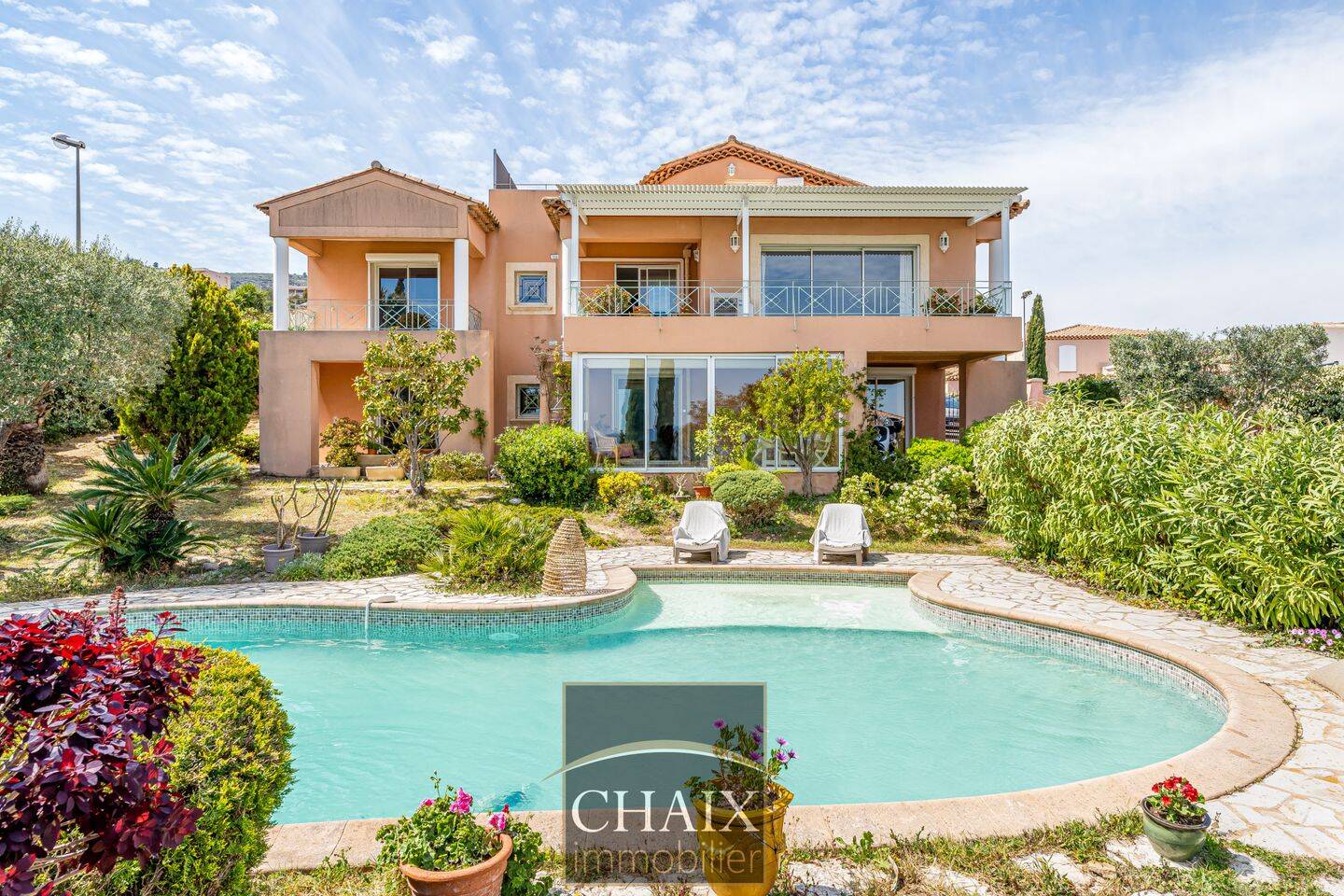 Maison 6 pièces 245 m² · à La Ciotat · 245 m² · 1 395 000 €