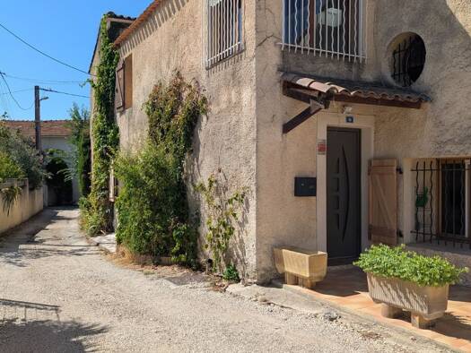 Appartement à vendre 300 000 € 4 pièces 3 chambres 94 m² RDC Plan-de-Cuques 13380