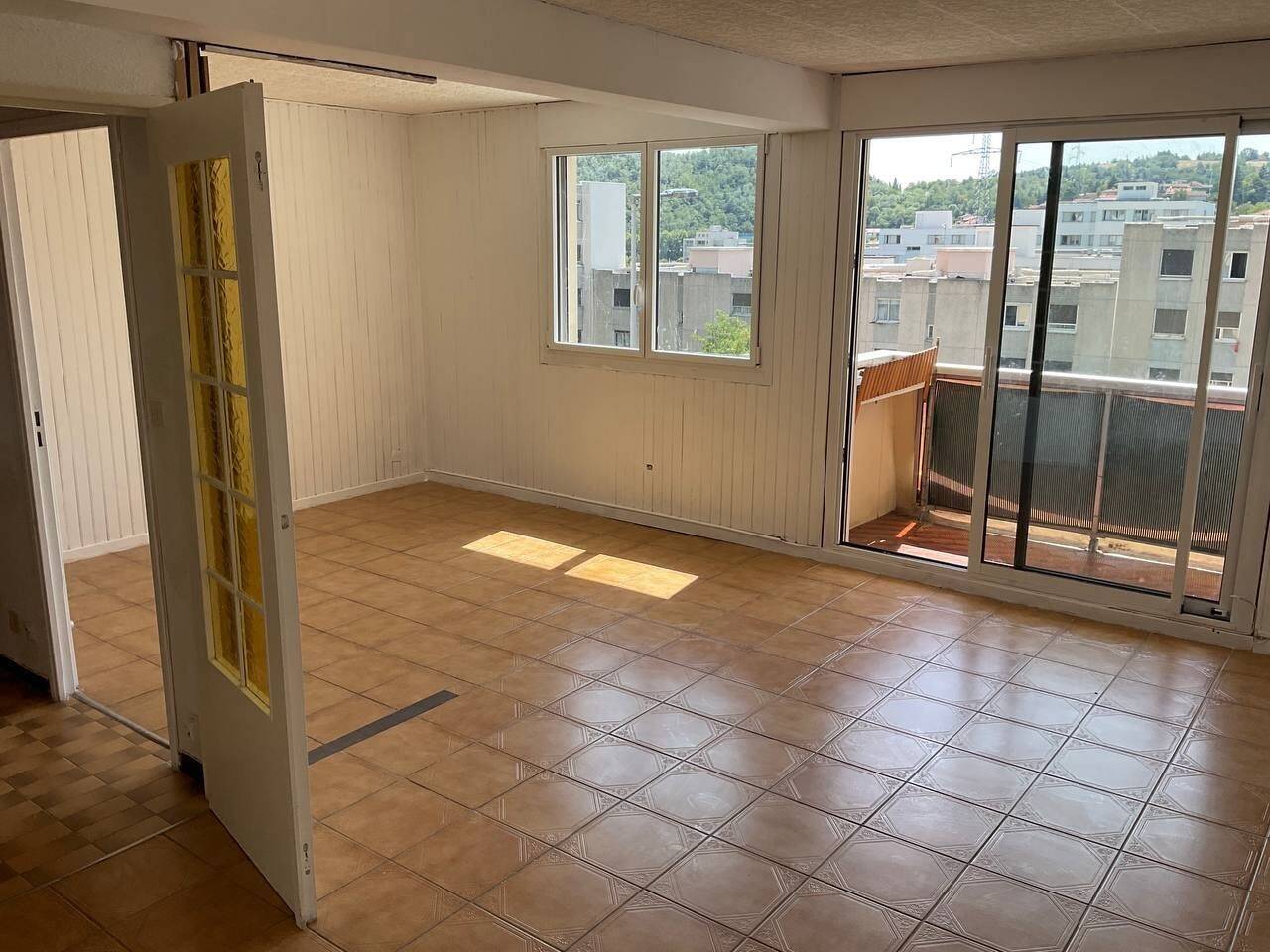 Appartement 4 pièces 89 m² · à Saint-Étienne · 89 m² · 920 €