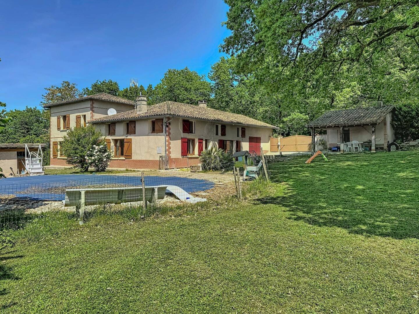 Maison 7 pièces 225 m² · à Angeville · 225 m² · 320 000 €