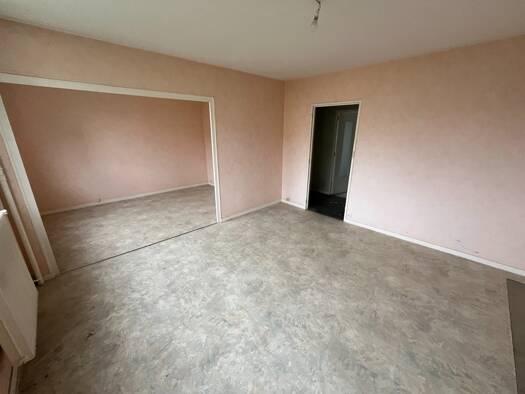 Appartement à vendre 84 000 € 4 pièces 2 chambres 67 m² Étage 1/7 Chaprais - Cras Besançon 25000