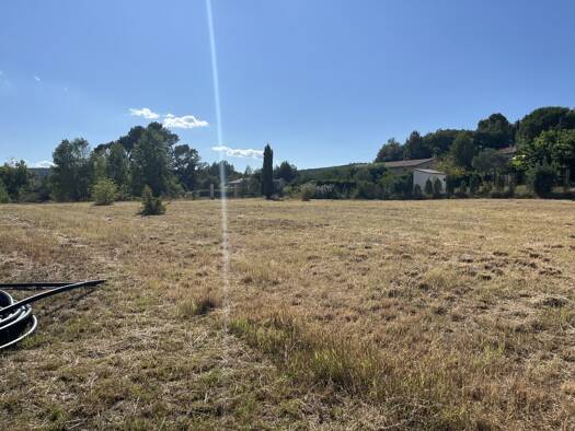 Terrain constructible à vendre 160 000 € 750 m² de terrain Brue-Auriac 83119