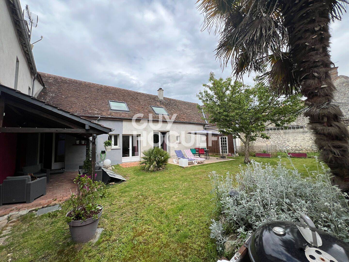 Maison 8 pièces 228 m² · à Puiseaux · 228 m² · 219 000 €