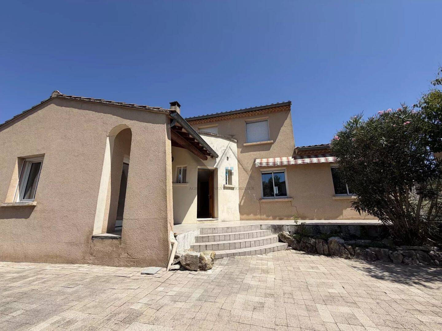 Maison 6 pièces 153 m² · à Montélimar · 152,9 m² · 1 568 €/mois