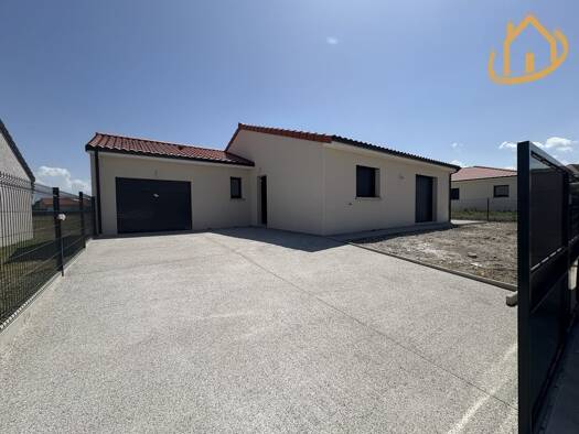 Maison de plain-pied à vendre 249 000 € 5 pièces 3 chambres 109 m² 763 m² de terrain Cognat-Lyonne 03110