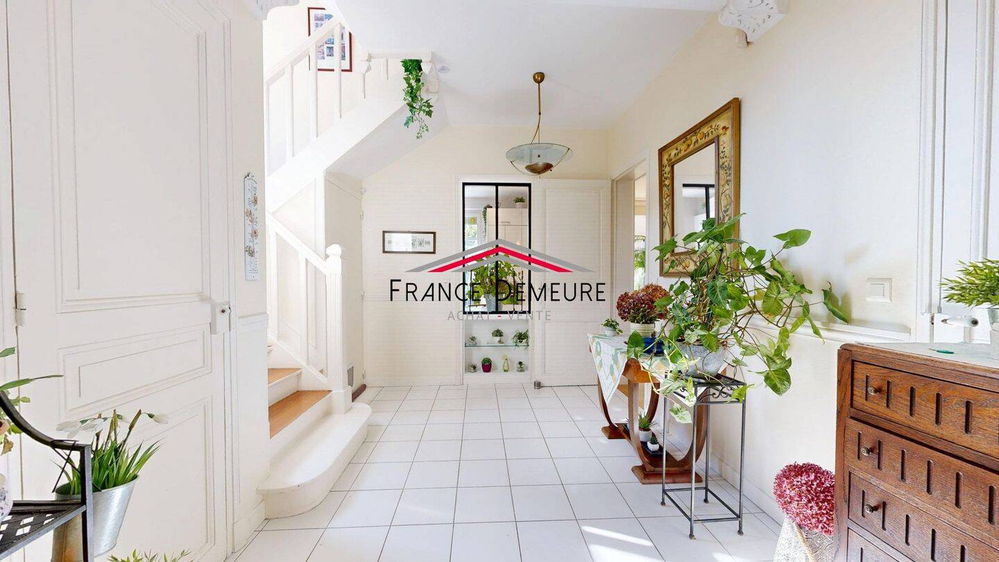 Maison 8 pièces 182 m² · à L'Isle-Adam · 182 m² · 844 000 €