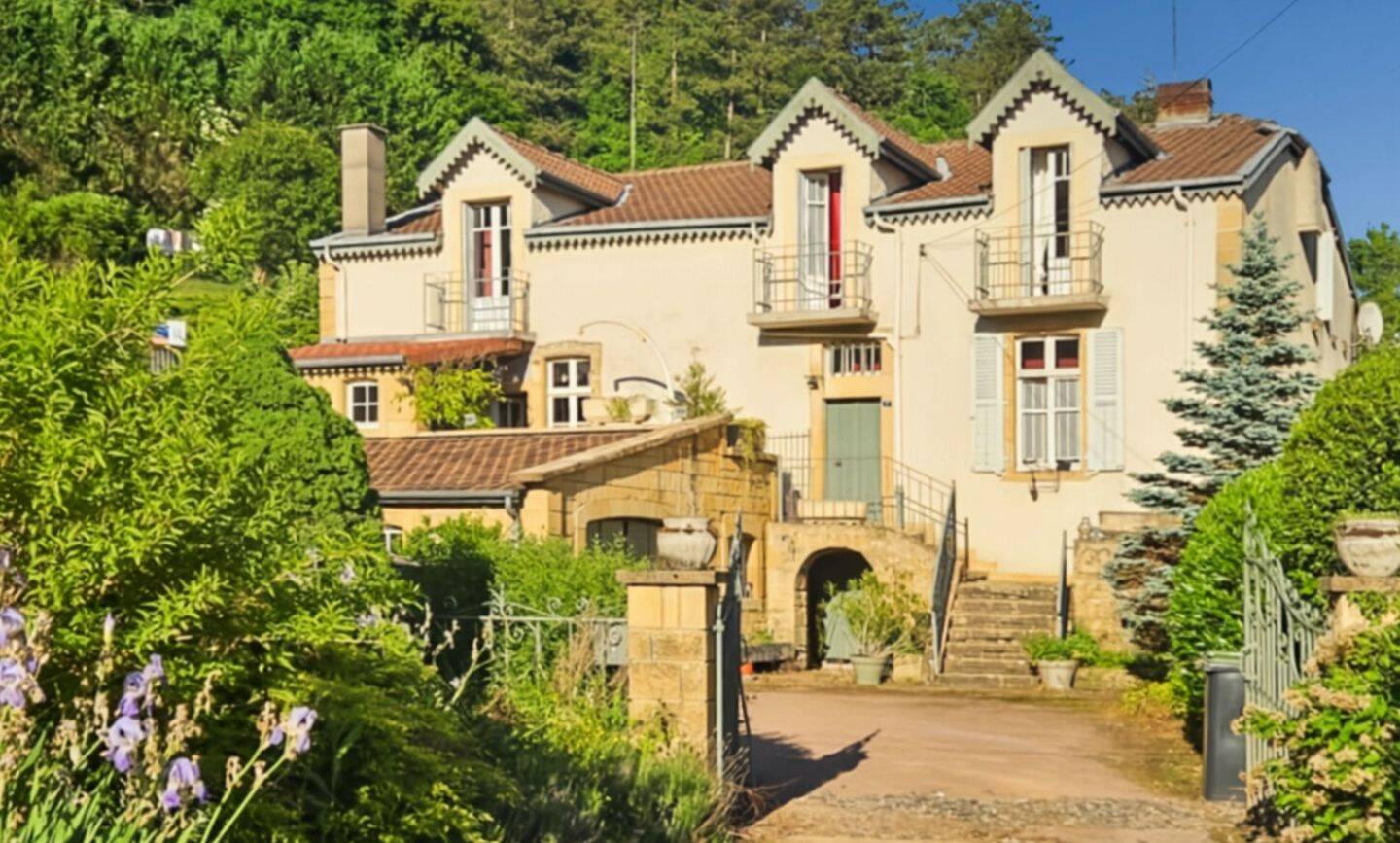 Maison 6 pièces 190 m² · à Viviers-sur-Chiers · 190 m² · 369 000 €