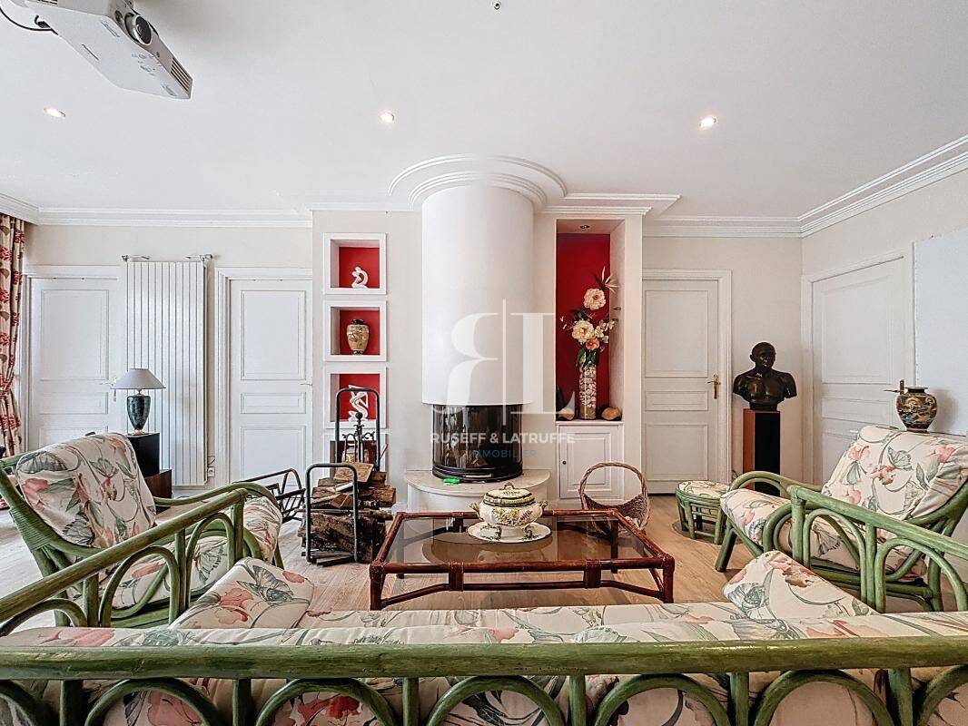 Maison 10 pièces 358 m² · à Plouhinec · 358 m² · 1 266 000 €
