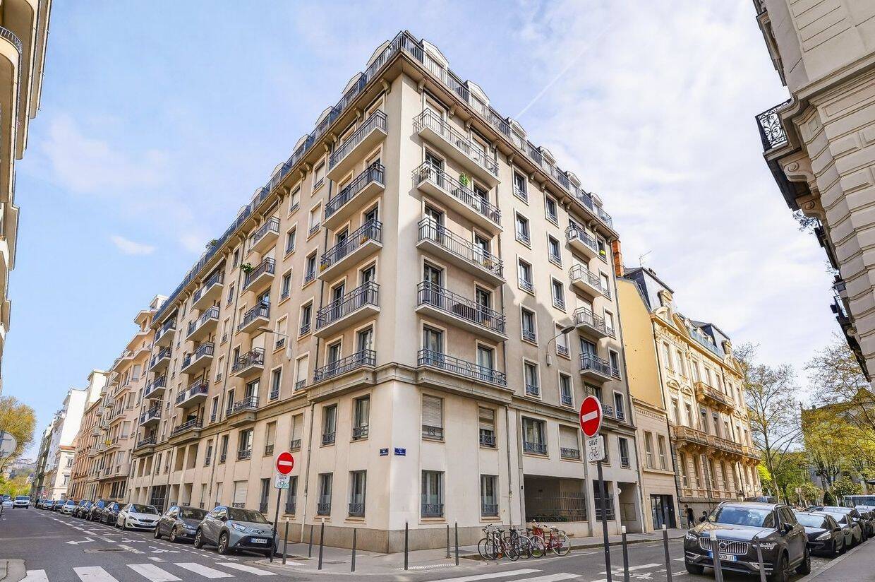Appartement 2 pièces 44 m² · à Lyon 6ème · 43,7 m² · 240 000 €
